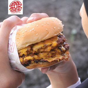 Kenali Sejarah Makanan Western: Ini Rekomendasi Restoran Burger Terbaik di Jakarta